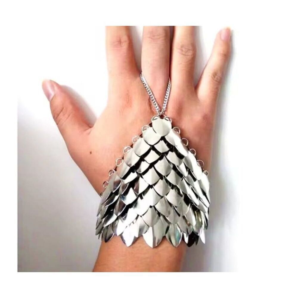 New Without Tags Scale Mail Chain Mail Chainmaile Glove Silver Festival 12in